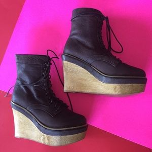 NWOT Givanno wedge platform booties
